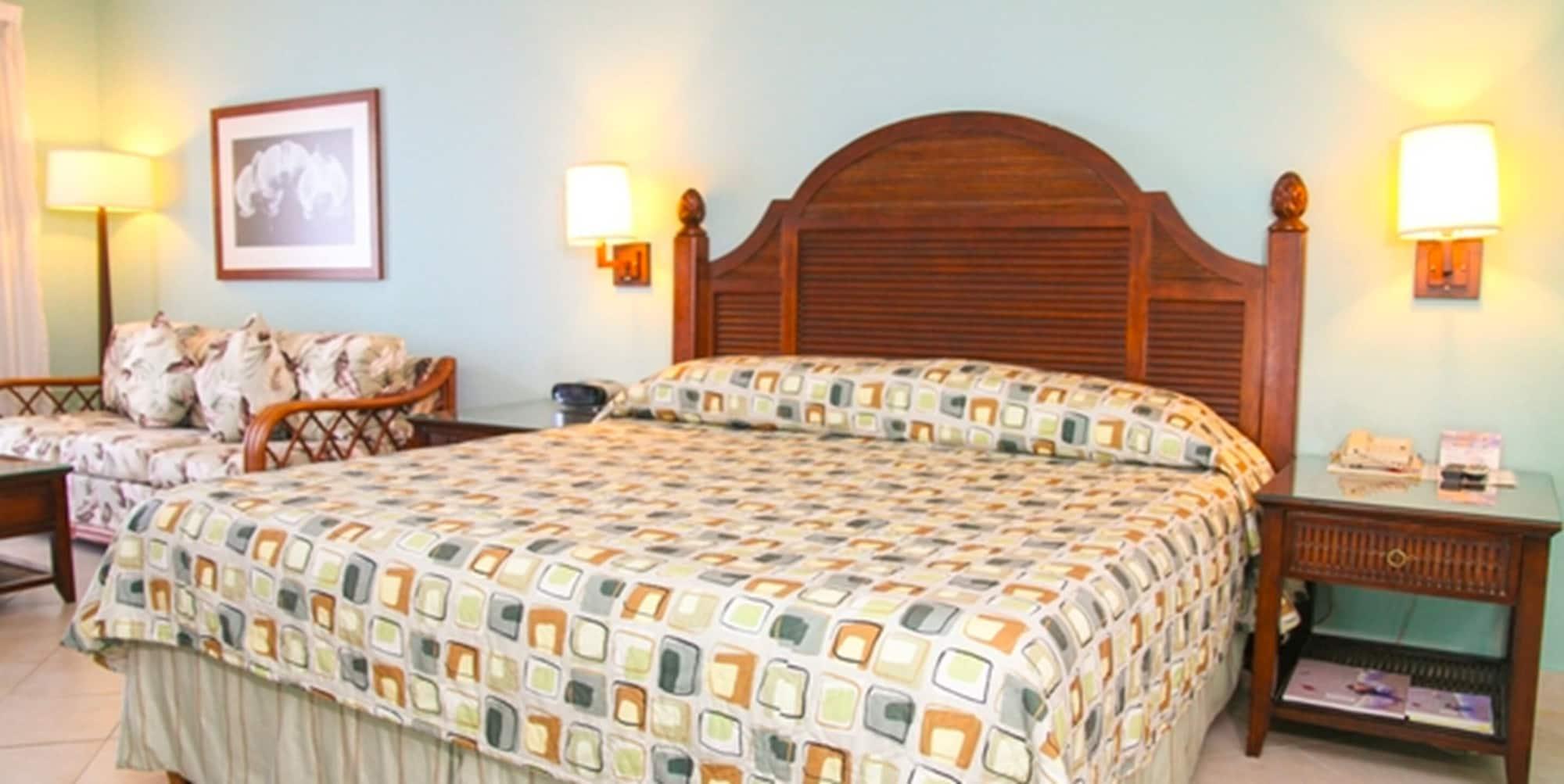 Trade Winds Hotel Dickenson Bay Екстериор снимка