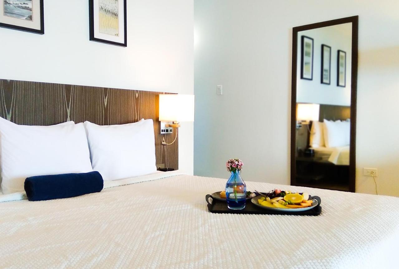 Trade Winds Hotel Dickenson Bay Екстериор снимка