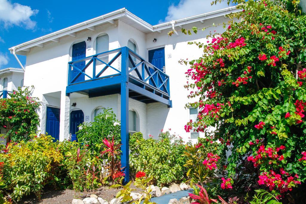 Trade Winds Hotel Dickenson Bay Екстериор снимка