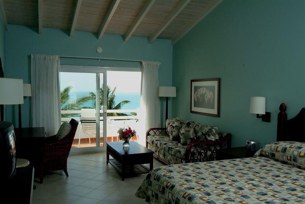 Trade Winds Hotel Dickenson Bay Екстериор снимка