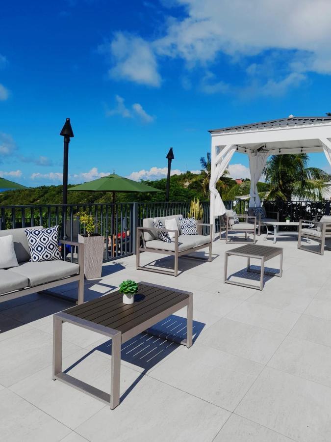 Trade Winds Hotel Dickenson Bay Екстериор снимка