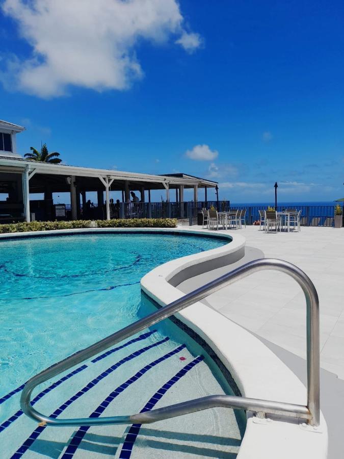 Trade Winds Hotel Dickenson Bay Екстериор снимка