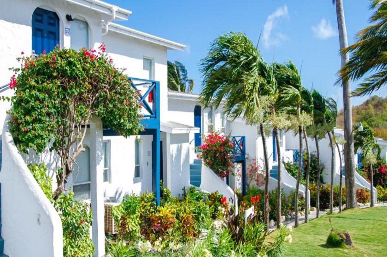 Trade Winds Hotel Dickenson Bay Екстериор снимка