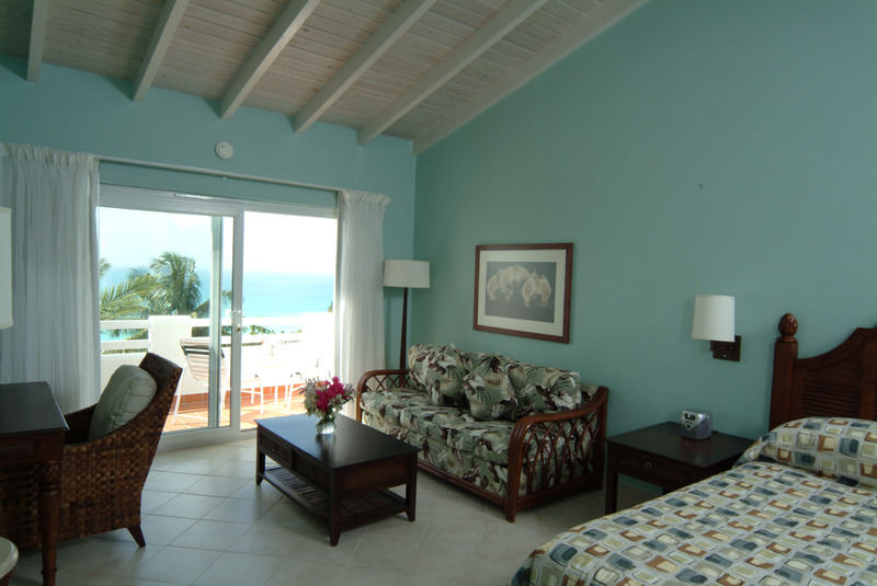 Trade Winds Hotel Dickenson Bay Екстериор снимка