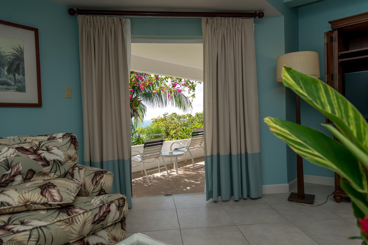 Trade Winds Hotel Dickenson Bay Екстериор снимка