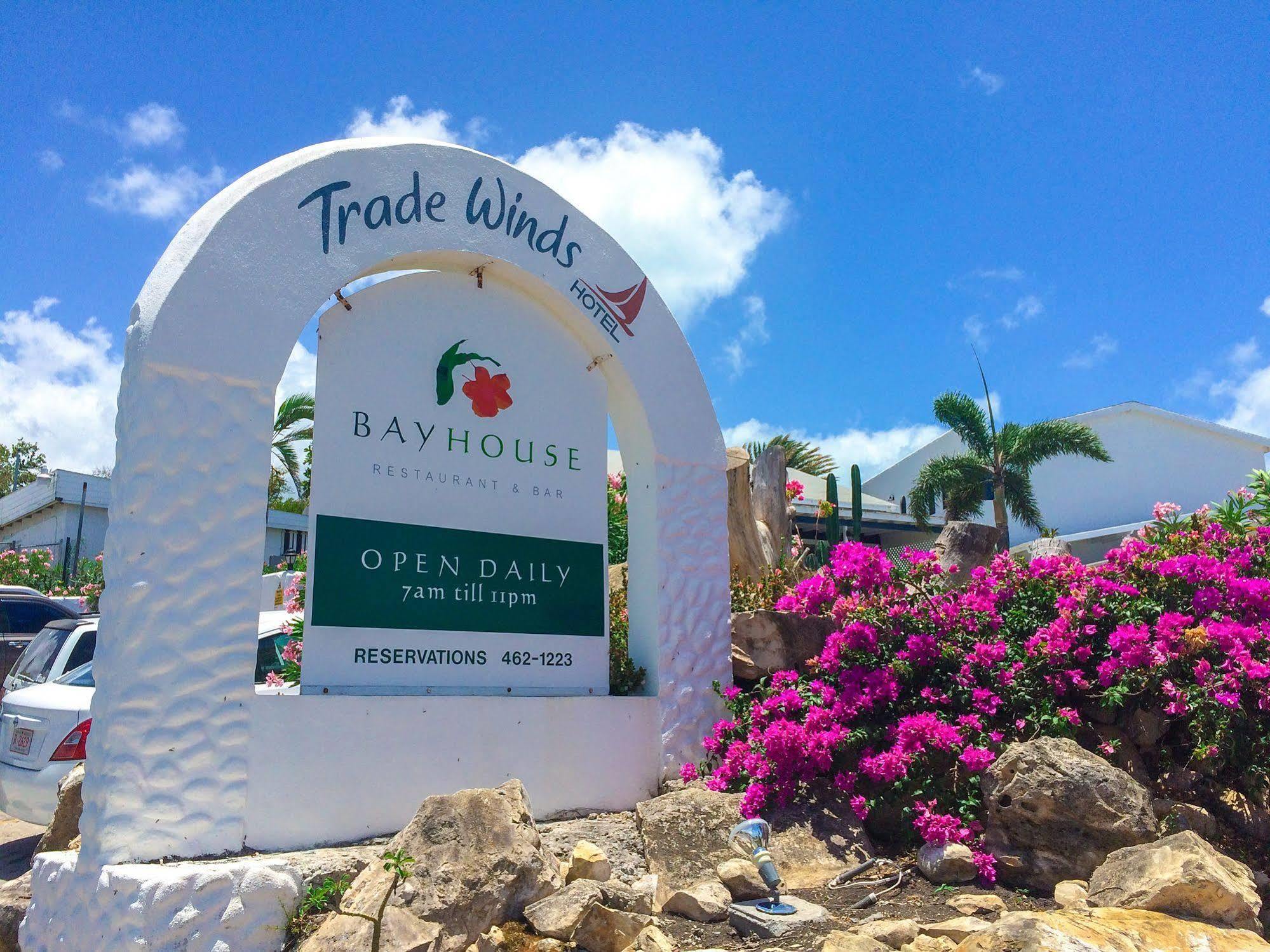 Trade Winds Hotel Dickenson Bay Екстериор снимка