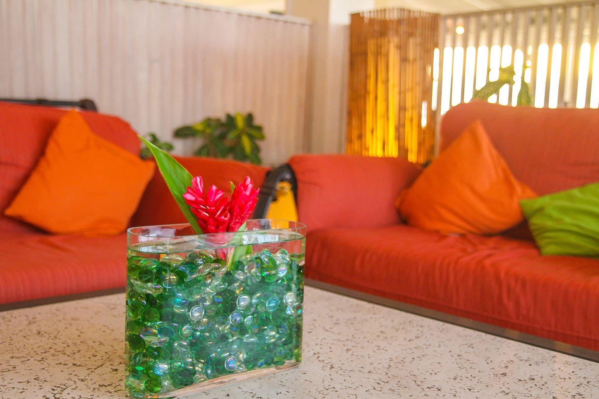 Trade Winds Hotel Dickenson Bay Екстериор снимка