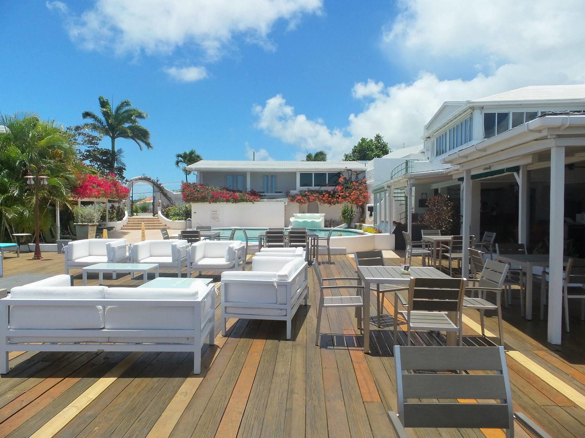 Trade Winds Hotel Dickenson Bay Екстериор снимка